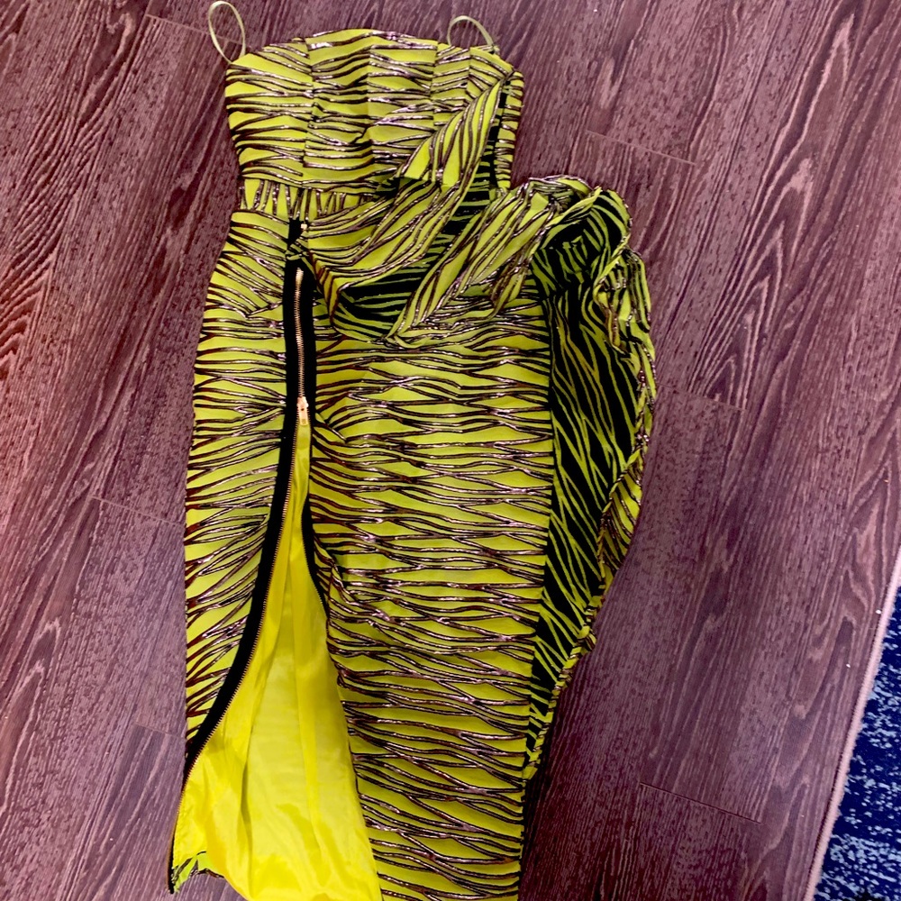 Beautiful midi dress cut off zipper on the side